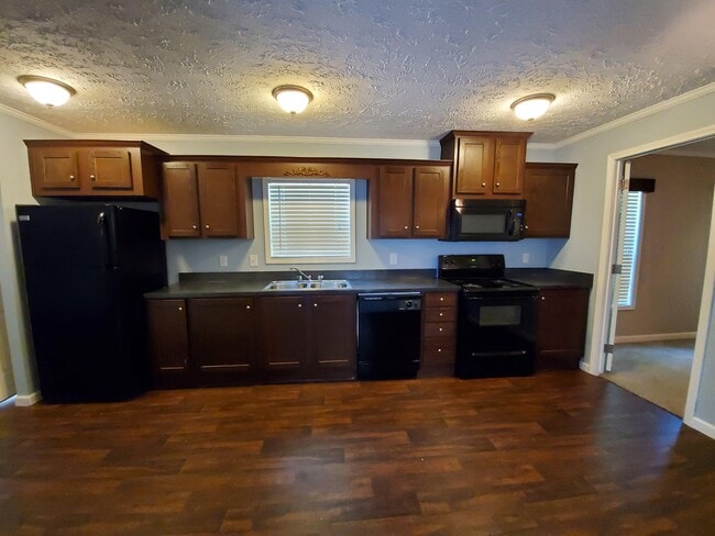 Building Photo - 209 Hickory Ct