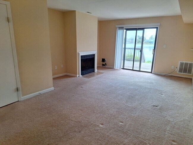 Building Photo - 152 Eberly Terrace  Hampton, VA 23669
