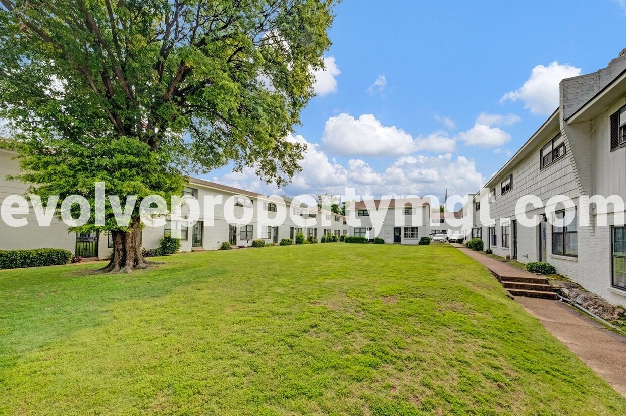 Primary Photo - 674 Hobbs Dr