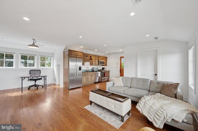 Foto del edificio - 1125 Ginkgo Ln