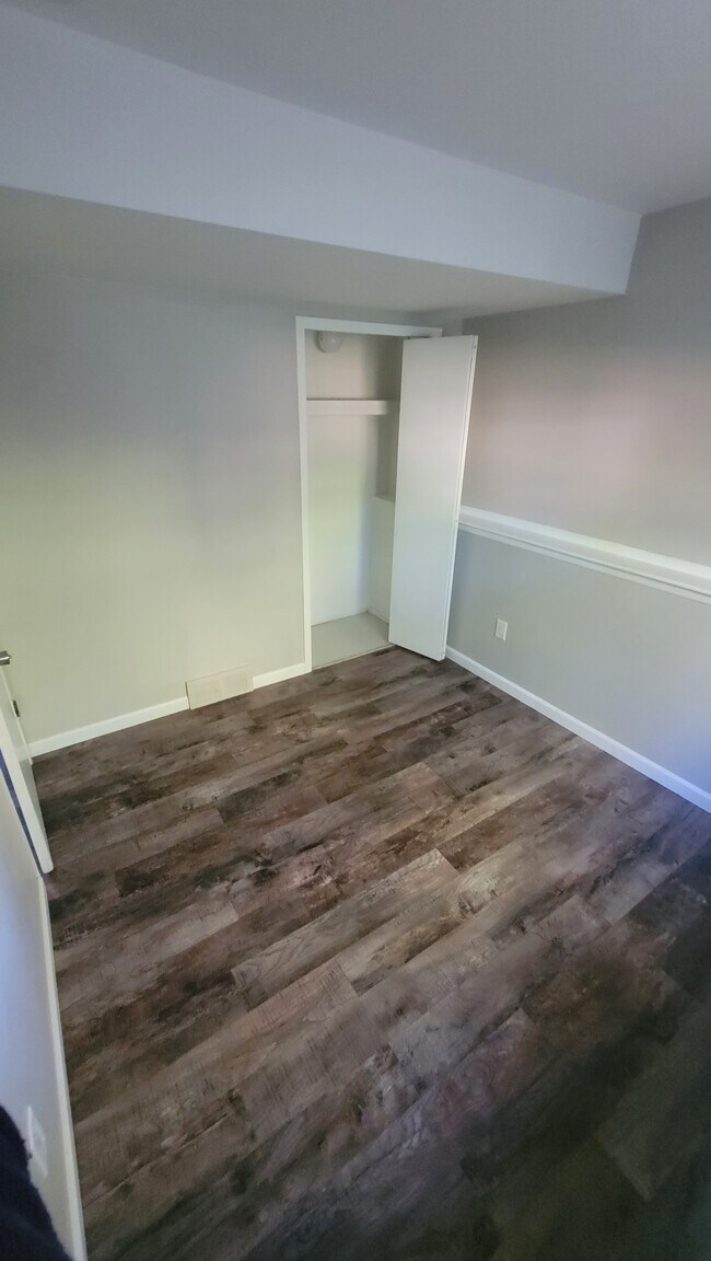 Foto del edificio - 2184 Hemlock Dr