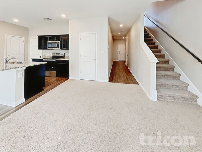 Building Photo - 144 Peony Ln.
