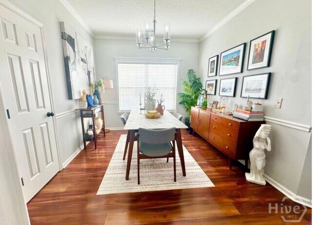 Foto del edificio - Beautifully designed end unit townhome Available 1/6/26