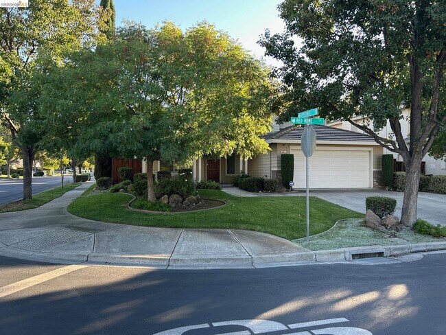 Foto del edificio - 501 Red Rome Ln