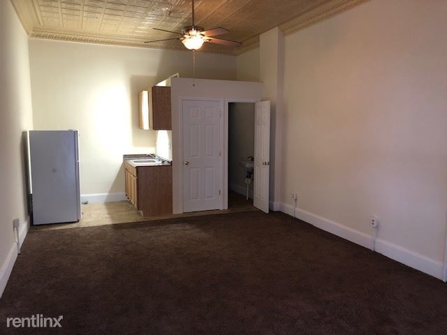 Building Photo - 807 Oak St