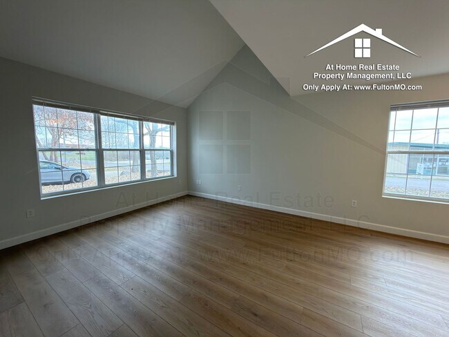 Foto del edificio - Greystone Court Duplex 1011-1013