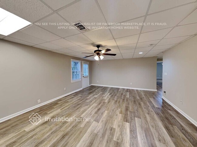 Foto del edificio - 1911 Ascot Terrace NW