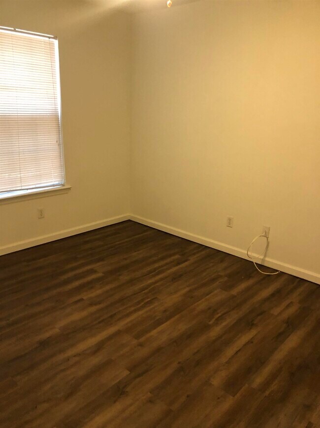 Foto del edificio - 2471 Wren Hollow Dr
