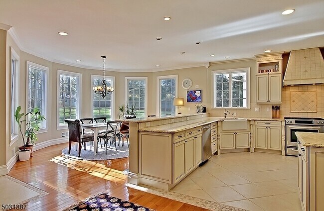 Building Photo - 30 Elizabeth St