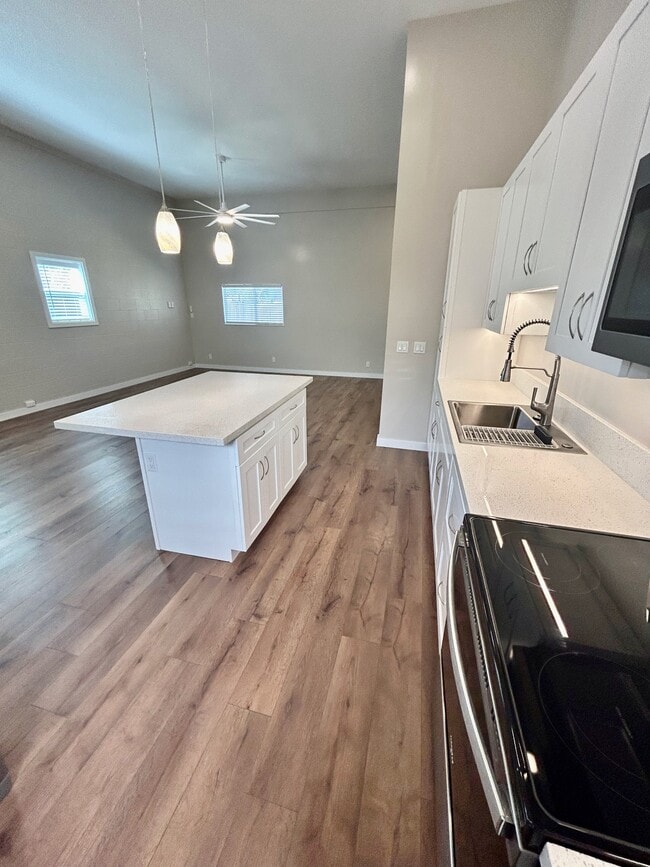 Building Photo - 87-228-228 Holomalia Pl