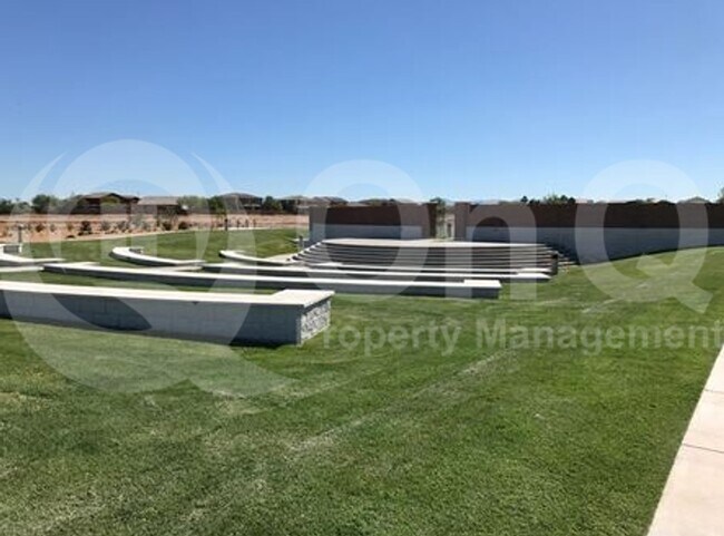 Foto del edificio - 921 E Ladbroke Way
