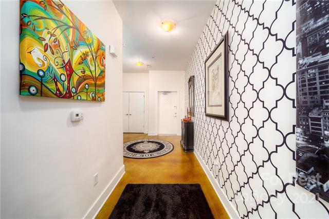Foto principal - 945 W Hill St