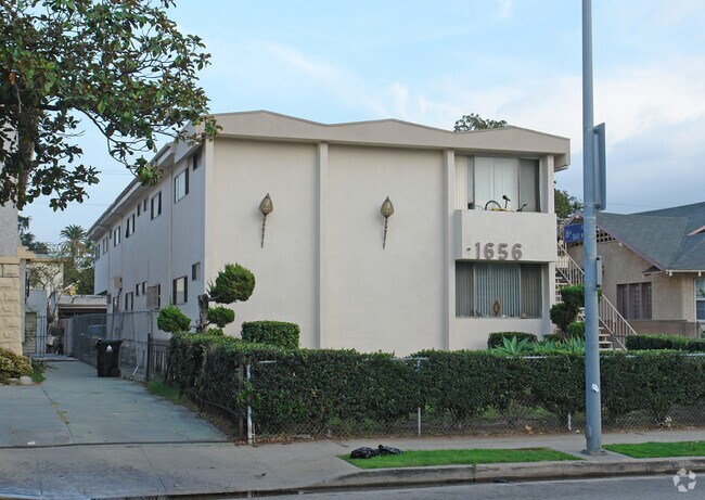 Foto del edificio - 1656 Arlington Ave