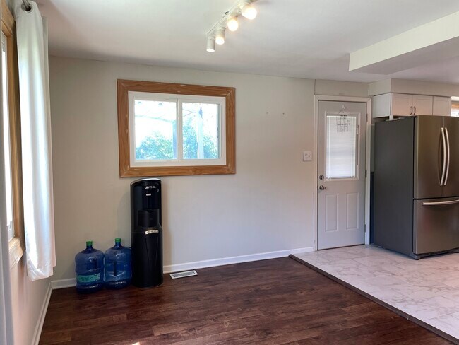 Foto del edificio - 414 Orleans Ln