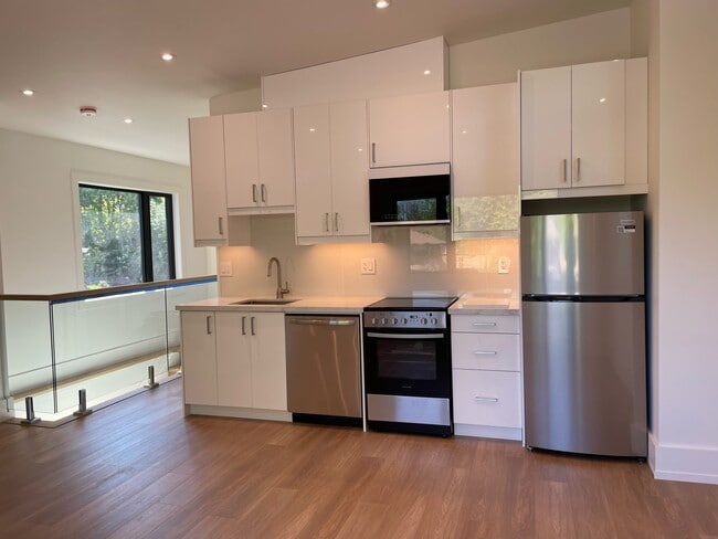 Building Photo - 44 Somerdale Sq