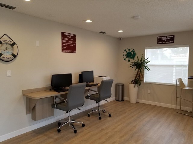Centro de negocios totalmente equipado - Cypress Place Apartments
