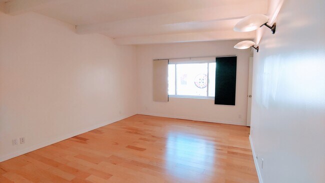 Foto del edificio - 7770 E Camelback Rd