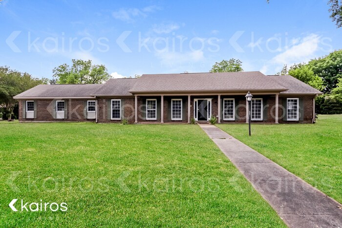 Primary Photo - 201 Arrowhead Dr