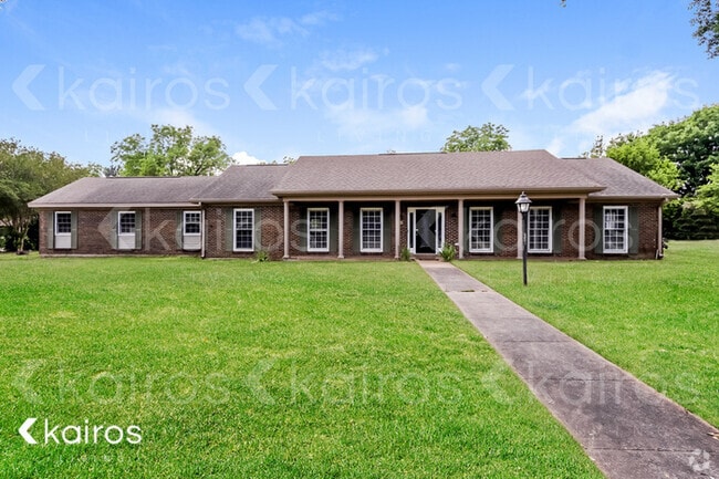 Building Photo - 201 Arrowhead Dr