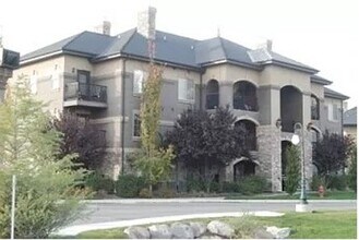 Building Photo - 661 S 2220 W