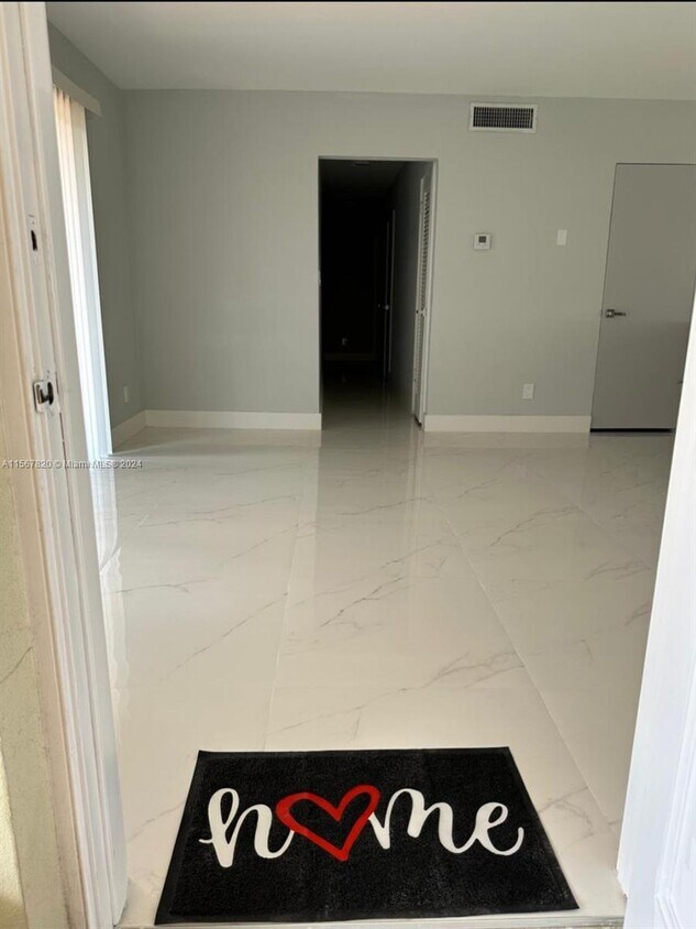 1722 Mayo St Unit 207, Hollywood, FL 33020 Condo for Rent in