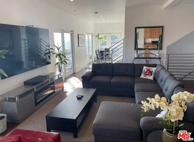 Foto del edificio - 3320 Two Tree Ave