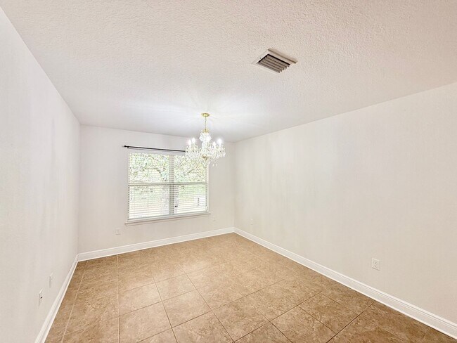 Foto del edificio - Custom-Built 3-Bedroom Home