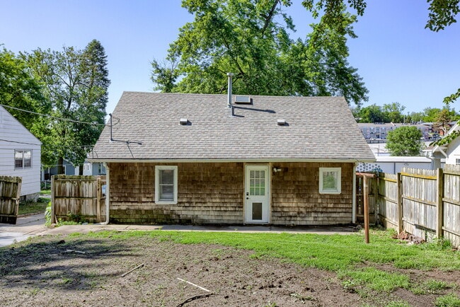 Photo - 4806 Charles St House