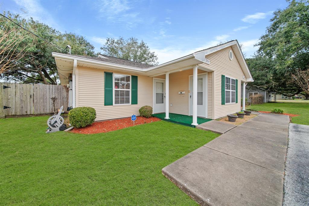 2214 N Grand Blvd, Pearland, TX 77581 Room for Rent in Pearland, TX