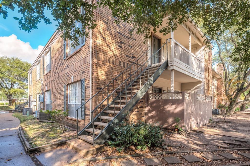 Foto principal - 2626 Holly Hall St