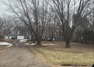 Building Photo - 8102 Oakwood Ave NE