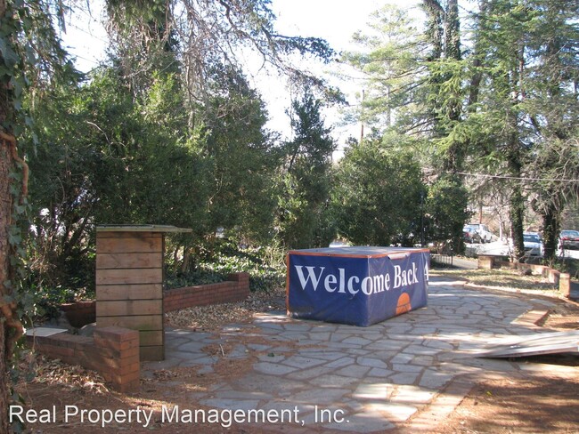 Building Photo - 7 br, 3.5 bath House - 110 Maywood Ln