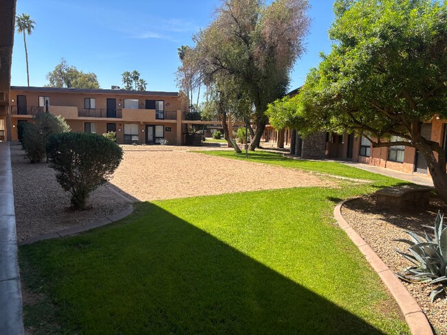 Building Photo - 7110 E Continental Dr