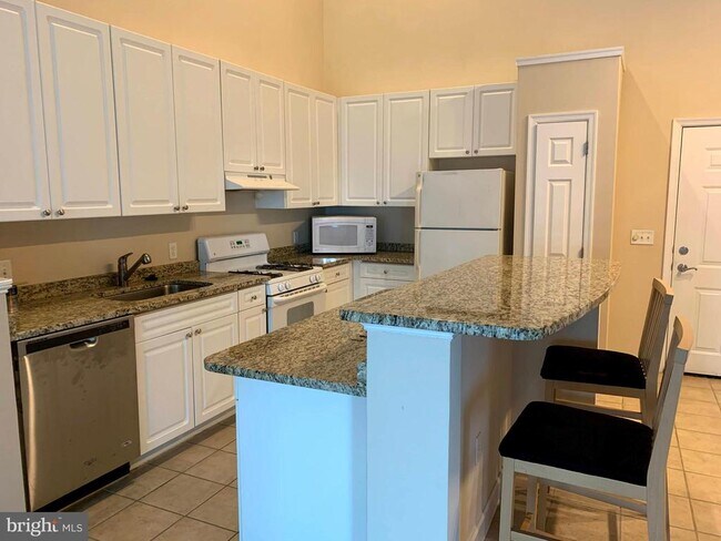 Building Photo - 501 Hungerford Dr