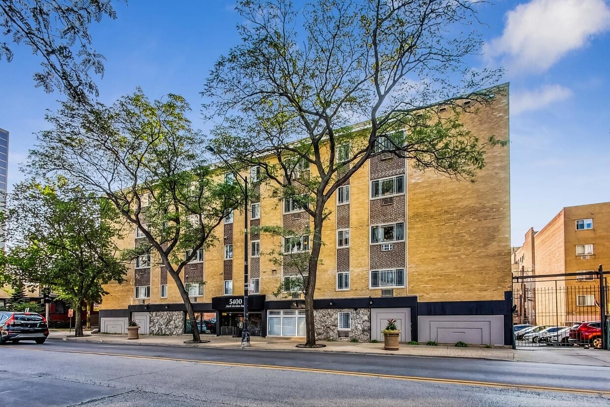 Primary Photo - 5400 N Sheridan Rd