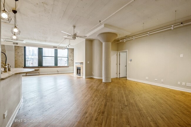 Building Photo - 411 W Ontario St