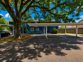 Building Photo - 3161 N Shore Dr SE