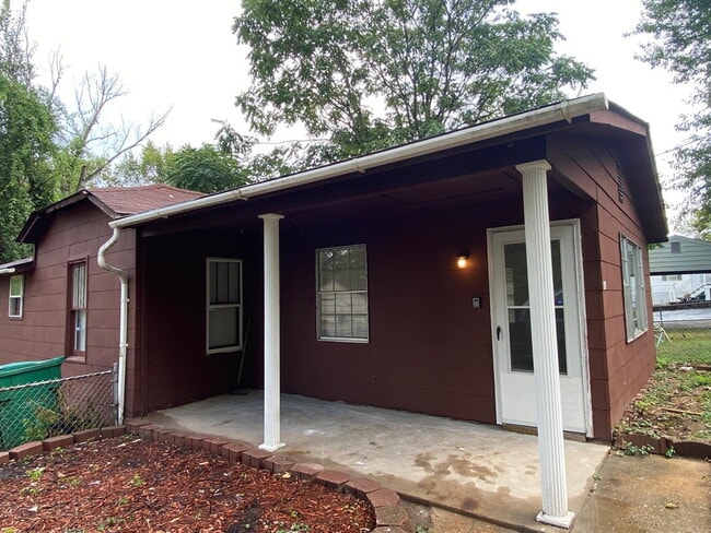 Building Photo - Bright & Inviting 3-Bedroom Home