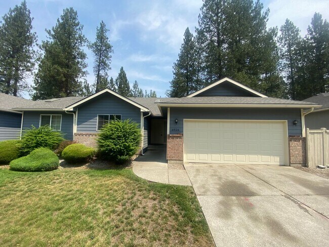 Building Photo - Charming 3 Bed, 3 Bath Duplex near Riverside State Park!