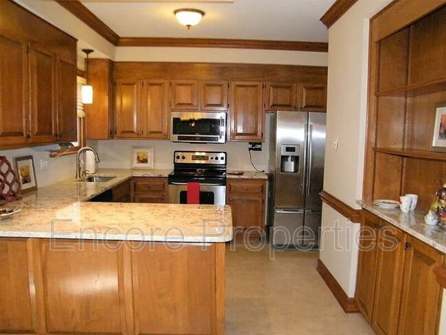 Building Photo - 106 Whispering Pines Ct