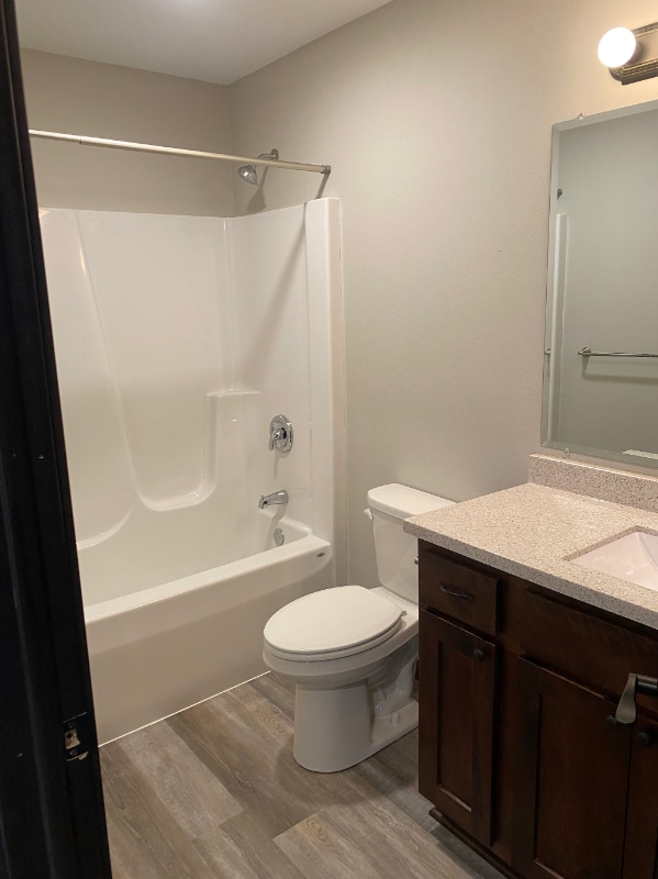 Building Photo - 1013 Royal Blvd