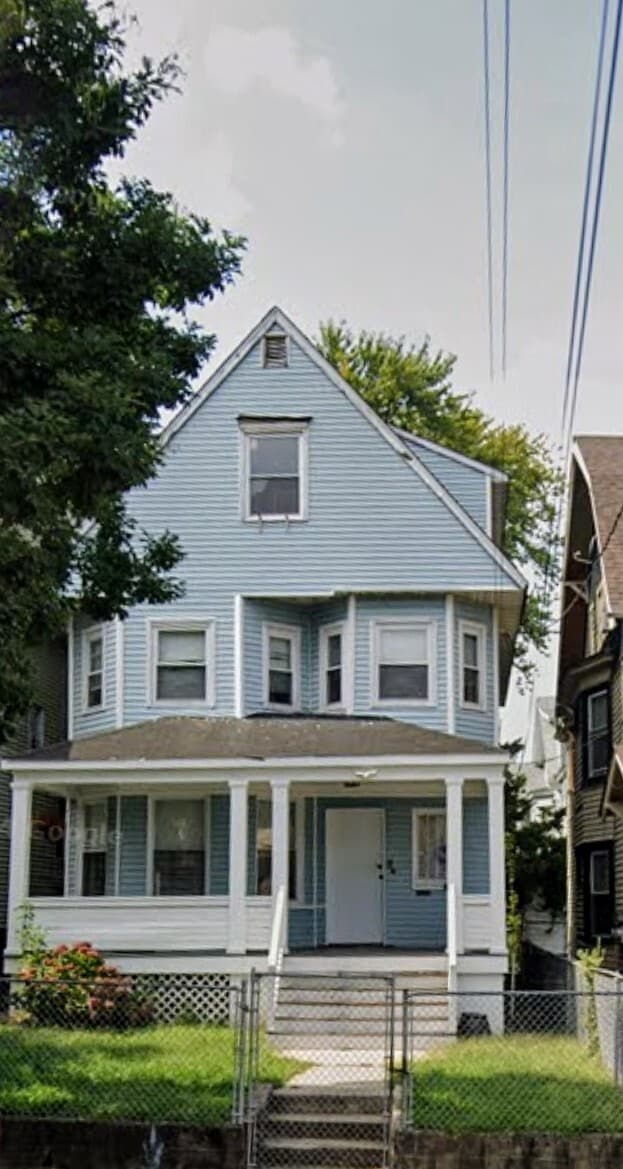Building Photo - 305 Chadwick Ave