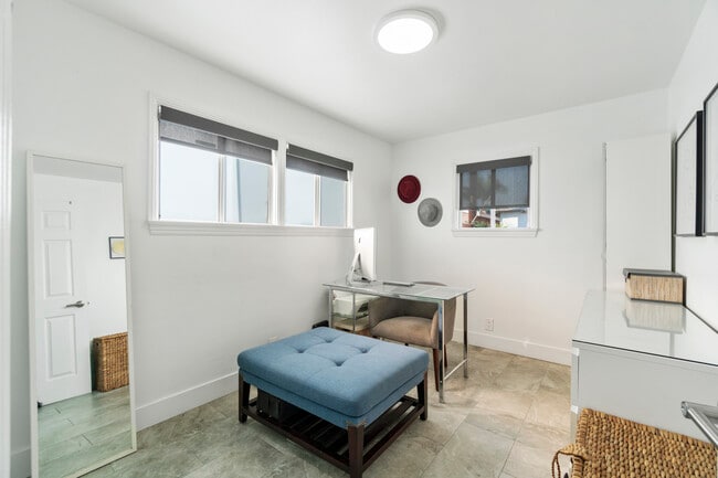 Foto del edificio - 3539 Caspian Ave
