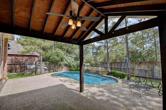 Building Photo - 22 N Queenscliff Cir