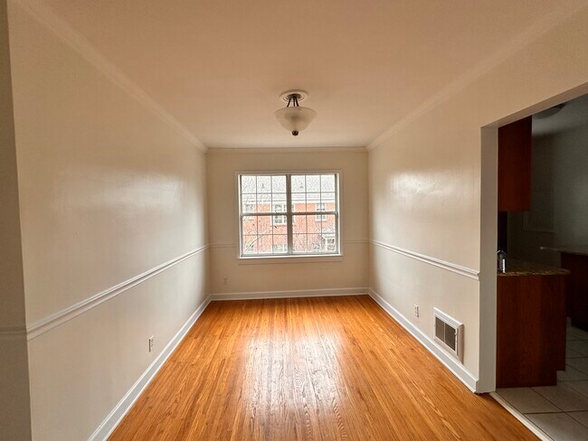 Foto del edificio - 114 Crescent Ave