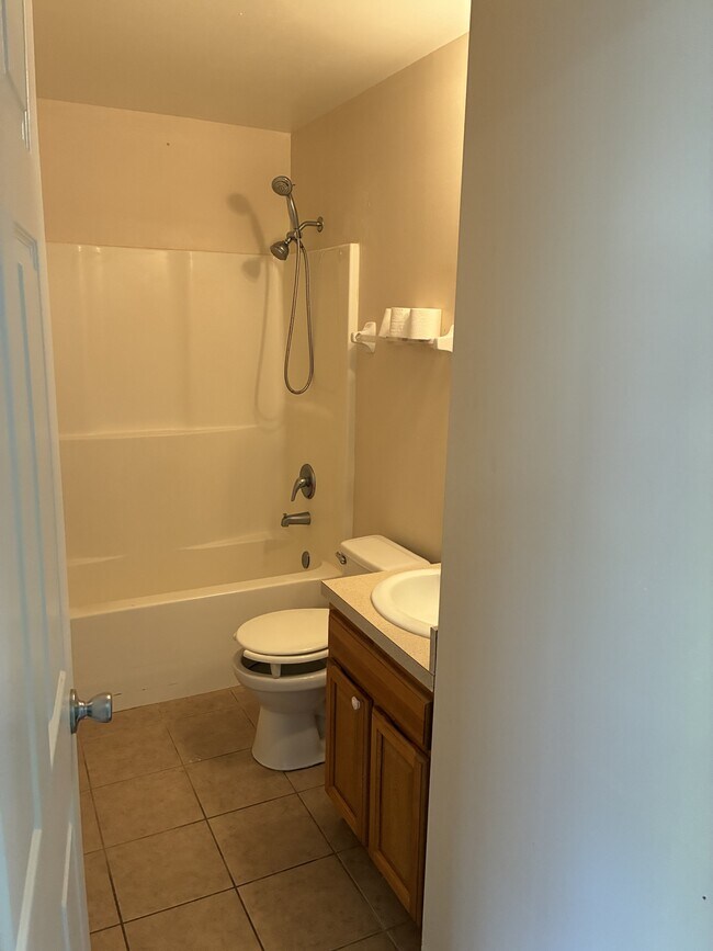 Foto del edificio - 6079 E Quitman St