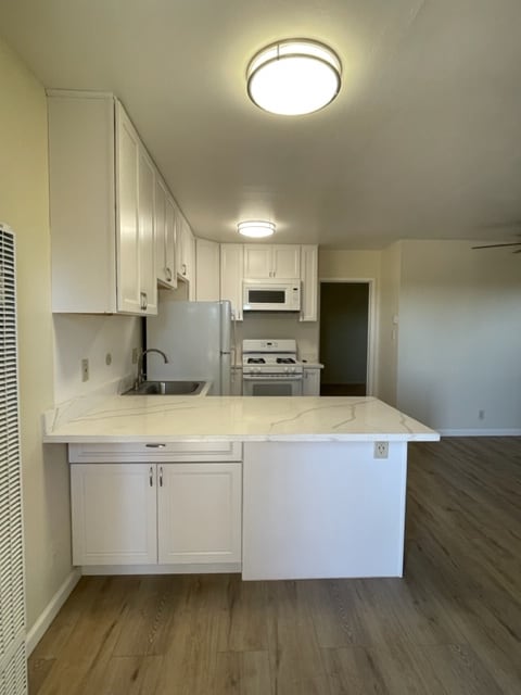 Foto del edificio - 5412 Claremont Ave