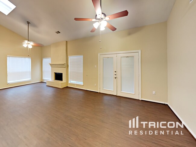 Foto del edificio - 943 Somercotes Ln
