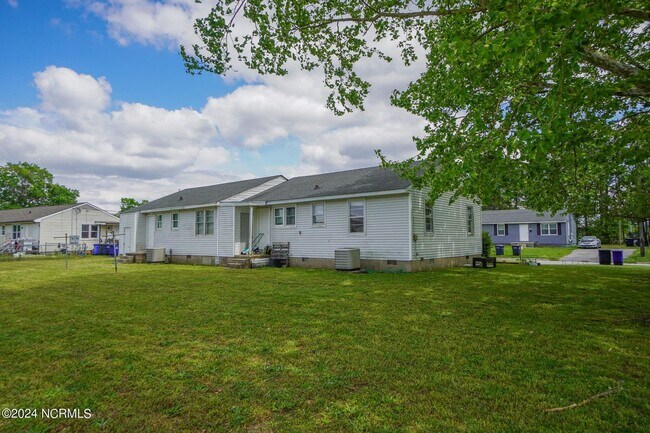 Foto del edificio - Lawn Care Included in Jville City Limits!