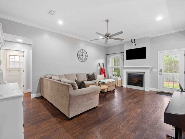 Building Photo - 3619 Azalea Ct